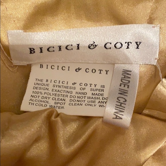 Dress - Picture 4 of 4